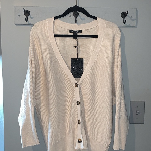 BRAND NEW Cardigan - Picture 3 of 6